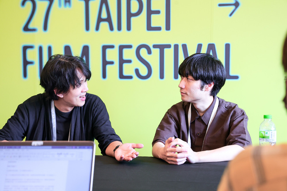 奥山由之表示創作靈感來自從小經常經過的長椅，是他童年記憶與城市記憶的交匯點。