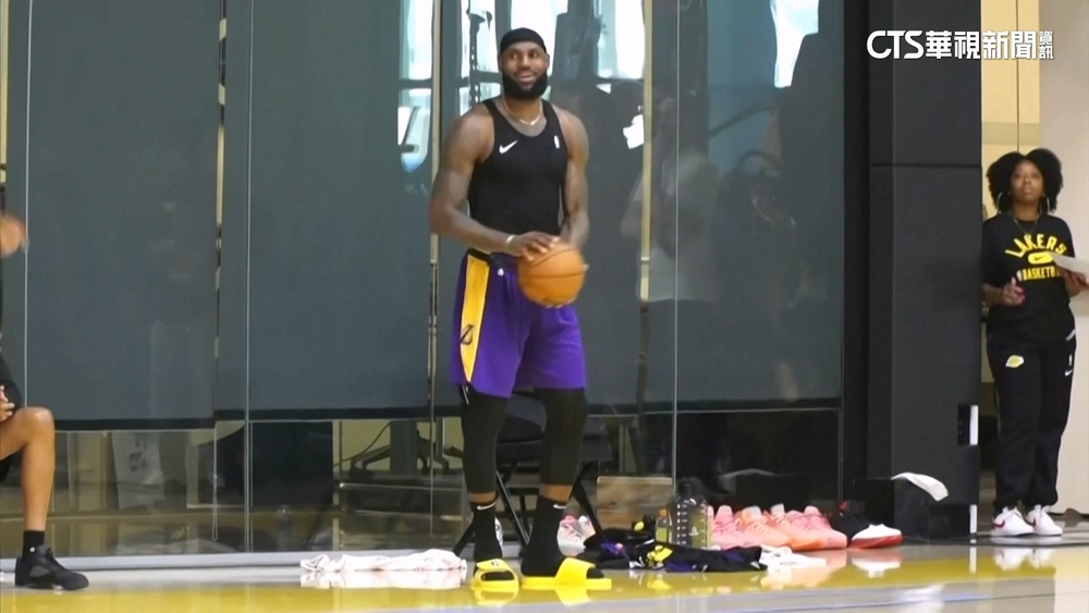 詹皇15.2億續留湖人！　再戰個人NBA第23個賽季