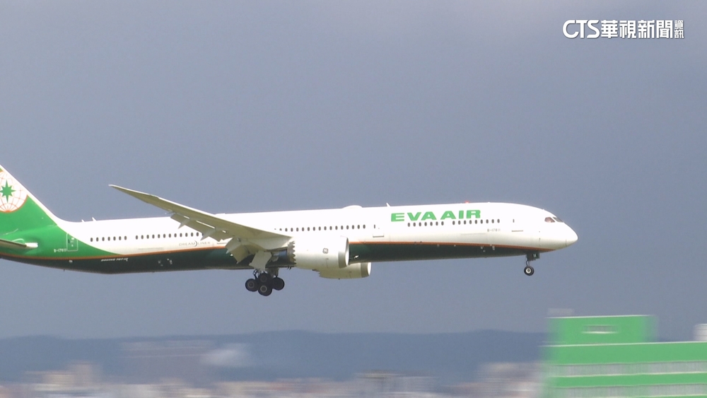 「薪情」起飛　長榮航.虎航發「年中」　華航7月併薪資入帳