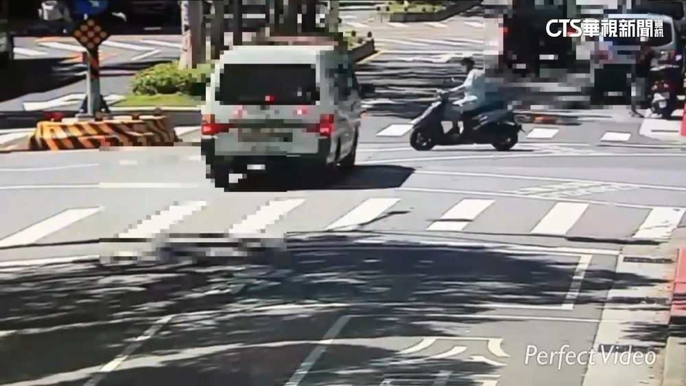 救護車過紅燈撞死騎士　扯！駕駛兼救護員「無照上路」