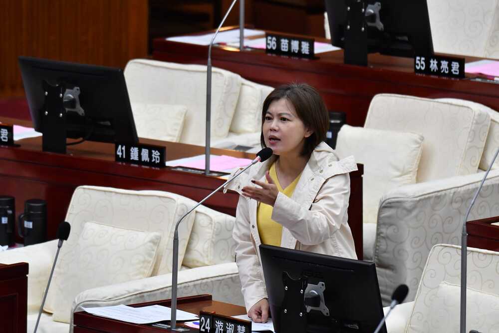 賴清德喊「商務艙有空位國軍自動升等」！游淑慧：那警消弟兄呢？