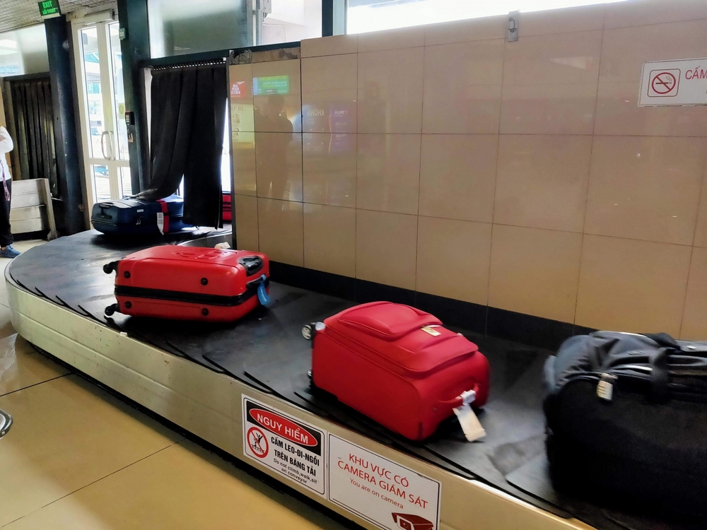 下機等行李好久？旅遊業者曝1招優先拿到　不多花一毛錢