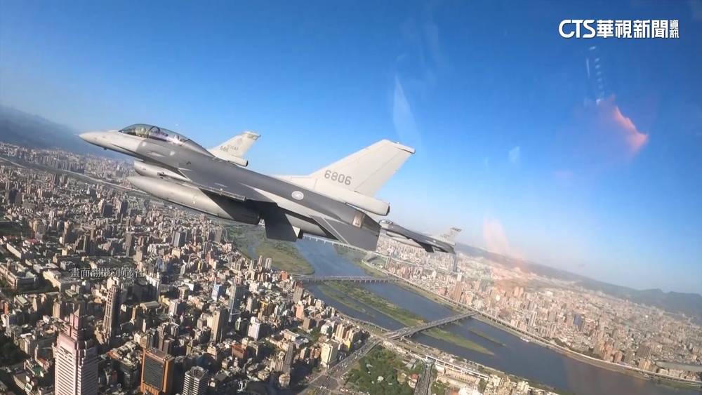 RF-16接手RF-5E偵察任務！　新購裝備填補偵照量能