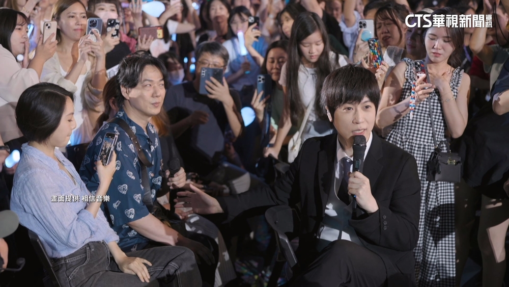 告五人突登台！　「五五合體」嗨唱　粉絲驚喜大飽耳福