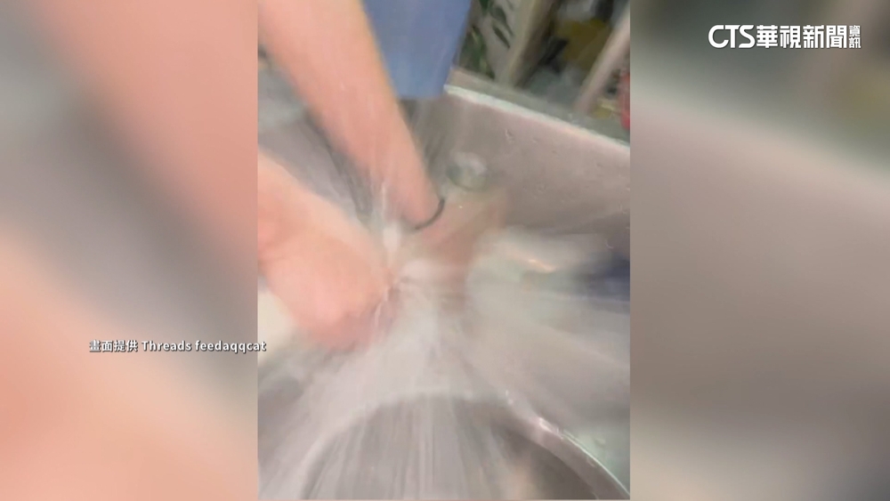 小心！　優格飲成炸彈爆瓶　截稿前業者未回應