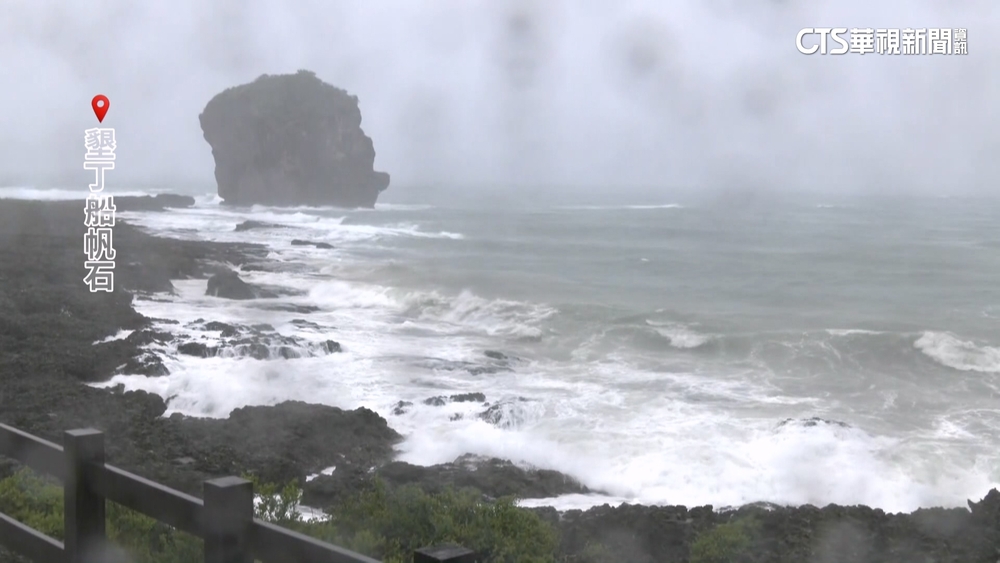 墾丁愈晚風雨漸強　後壁湖餐廳人潮掉5成