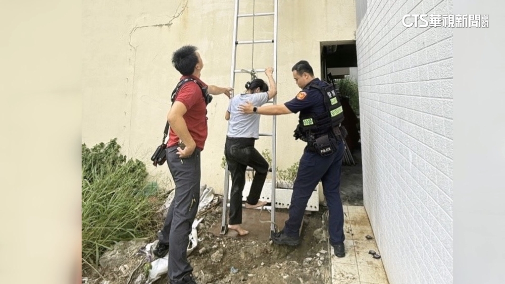 婦防颱爬女兒牆墜樓呼救　鄰童報警求援
