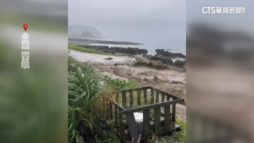 丹娜絲襲台！　蘭嶼路面積淹水.多部落現土石流