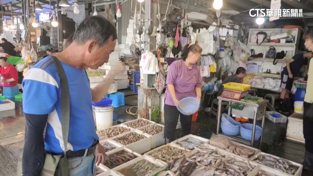丹娜絲進逼！　鹿港堆沙包.調抽水機　線西漁港搶買漁獲