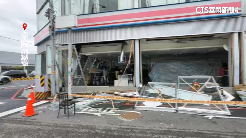丹娜絲重創台南新營！　超商玻璃門窗整排被吹倒