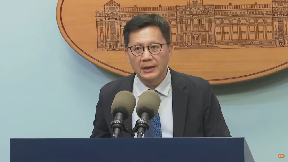 遭爆公費帶妻出訪帛琉　張廖萬堅澄清：妻子所有費用均自費