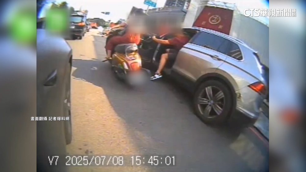 休旅車駕駛「開門殺」　女騎士迎頭猛撞送醫