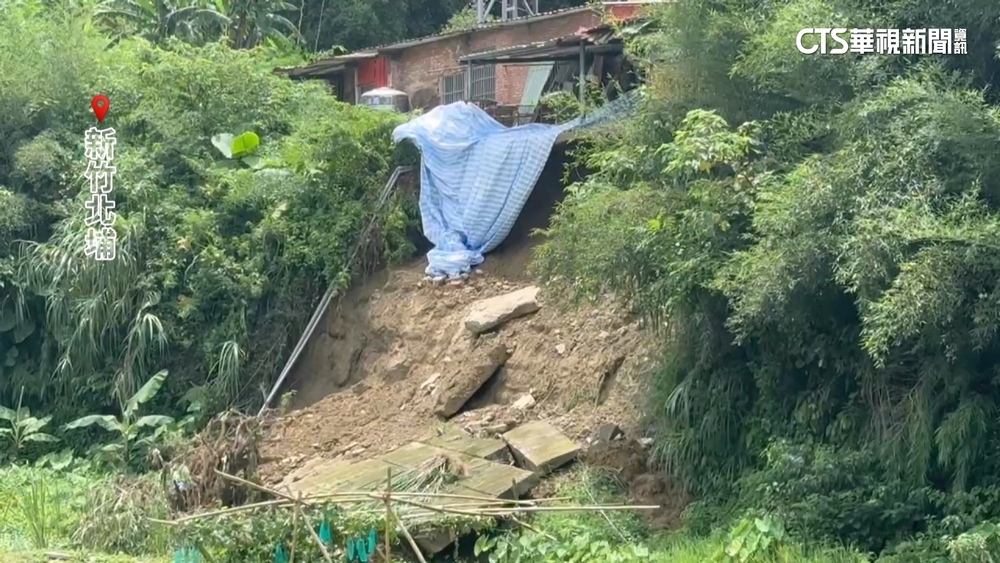 豪雨致災！　北埔民宅邊坡崩塌　危及15戶住家
