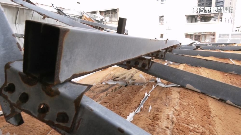 颱風重創老屋掀「石綿」隱形致癌物　鄭明典：和肺癌有關