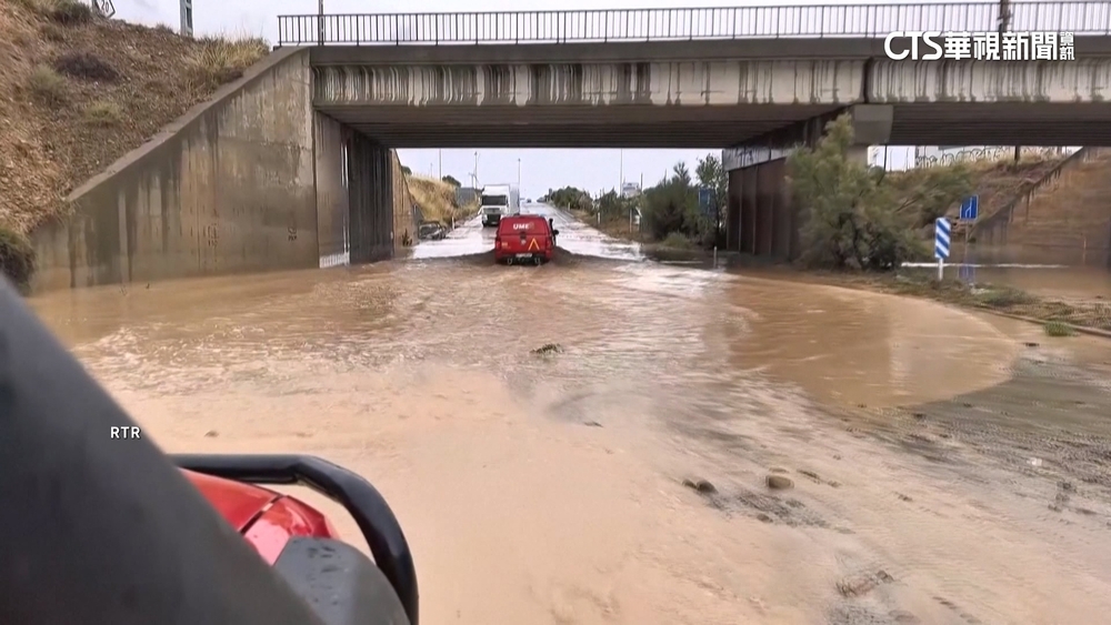 災難電影真實版！　西班牙東北部暴雨洪災　婦女兒童遭捲走