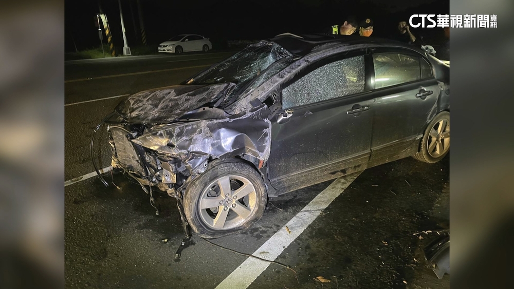 疑口角槍擊父背部中彈　25歲男駕車逃失控自撞亡