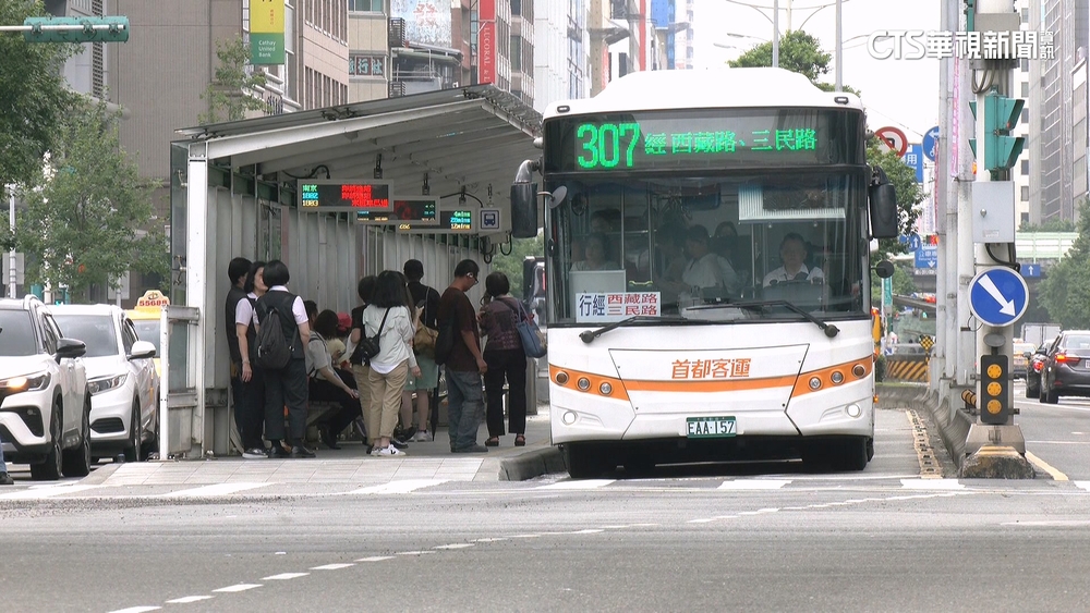 司機疲駕肇事？　307公車「魔王路線」　尖峰要開4小時