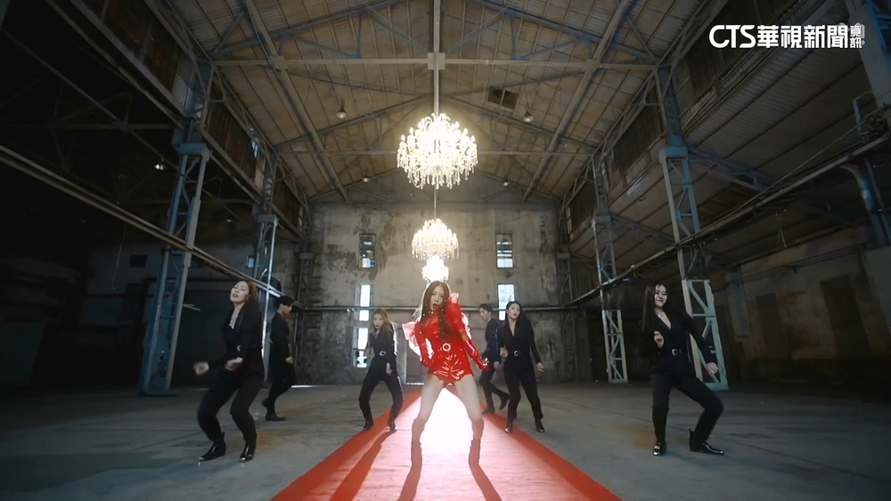 25週年個唱喊卡！　BoA「急性骨壞死」緊急住院開刀