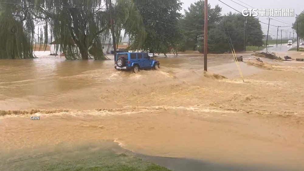 極端暴雨襲！　紐約地鐵站湧泥泉　紐澤西州緊急狀態