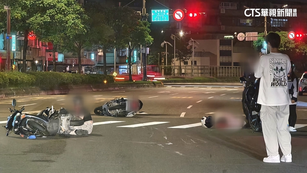 艋舺大道2機車「變換車道」碰撞　3人受傷送醫