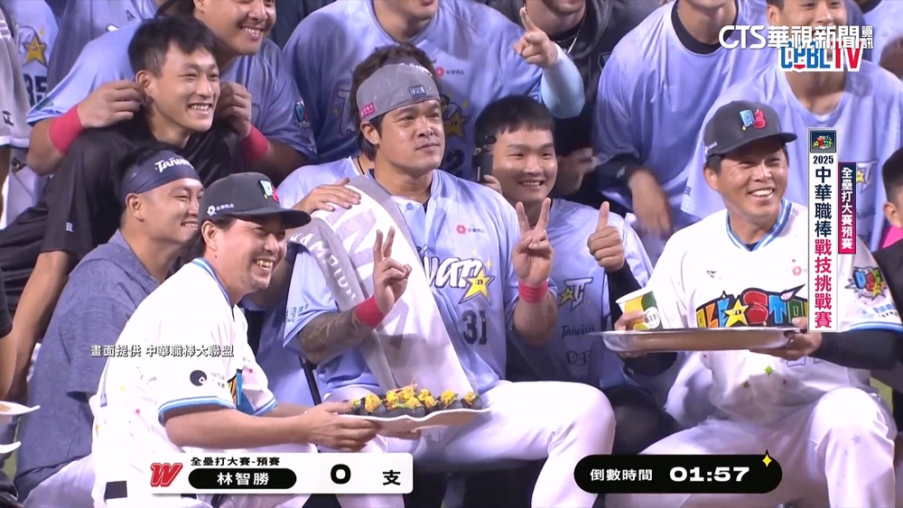 明星賽限定！　葉總爆料「被騙來」　鋒哥端盤送餐