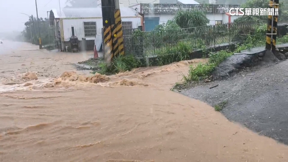 大豪雨炸台東！　台9線2處土石流 落石釀翻車