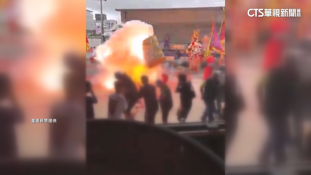 轎班闖炮陣「炸傷8人」　廟方控疑丟鞭炮火藥量過大釀禍