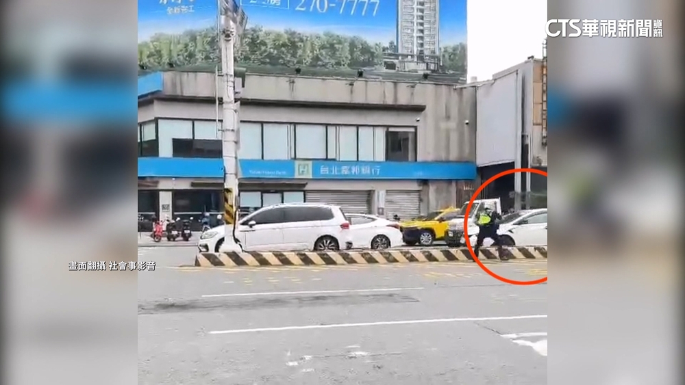 疑涉冒名頂替車禍被盯上　駕駛拒檢衝撞逃逸