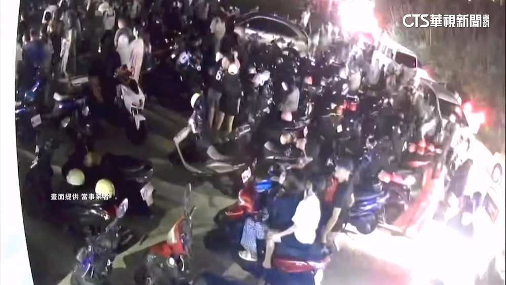 民眾搶看煙火闖民宿空地　業者批失控了！