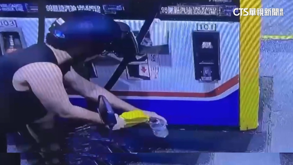 60萬重機慘遭火燒　男因眼紅同事升店長憤而縱火