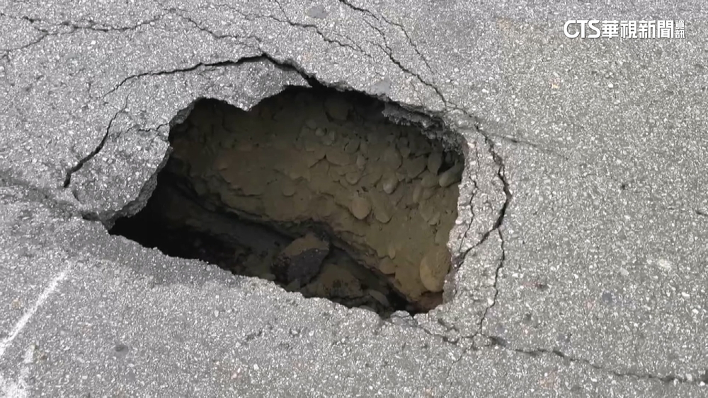 京華城前「長1.5M天坑」　北市府：與工地無關已回填