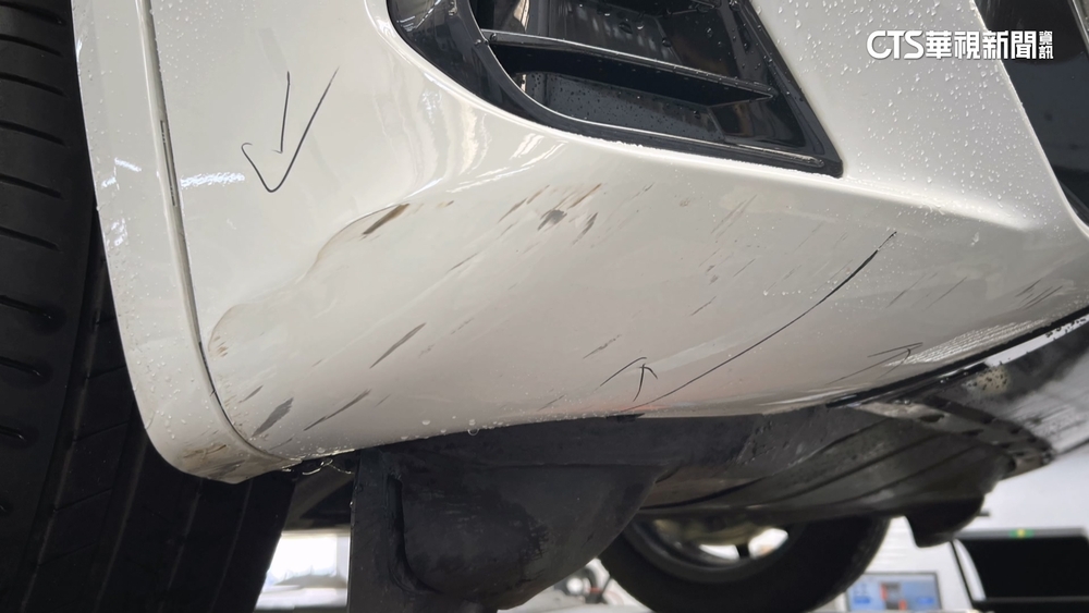 轎車國道被追撞「拖吊重摔受損」　車主怒求償