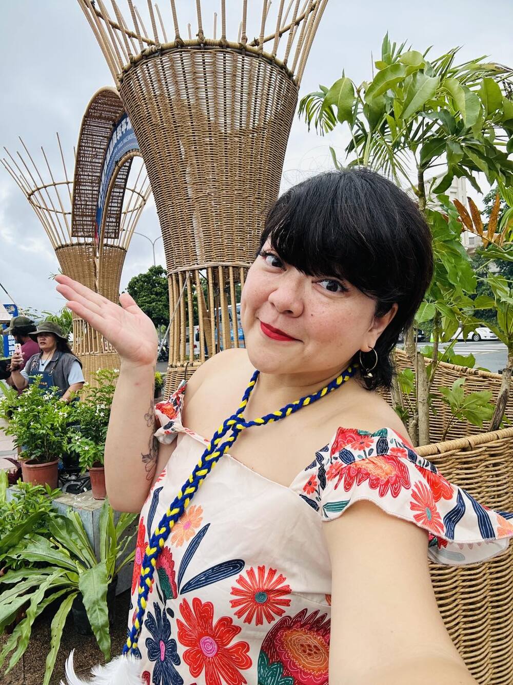 律師評餐廳收服務費「卻不倒水」　杜詩梅反擊提「惡霸」惹議　本人澄清：用詞有誤、已修正