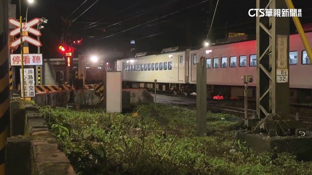 瑞芳街平交道火車撞行人　軌道一度暫停行駛