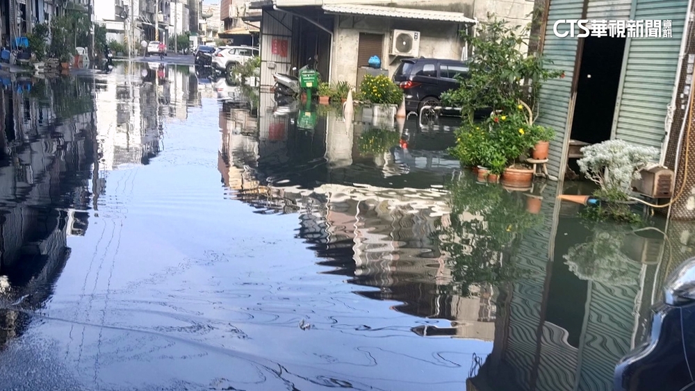 「家門前小河」！　年度大潮淹茄萣　居民憂未來變海世界