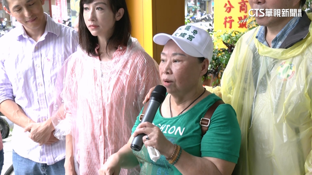 最後衝刺！　民主阿嬤轟徐巧芯做太爛　藍議員助陣