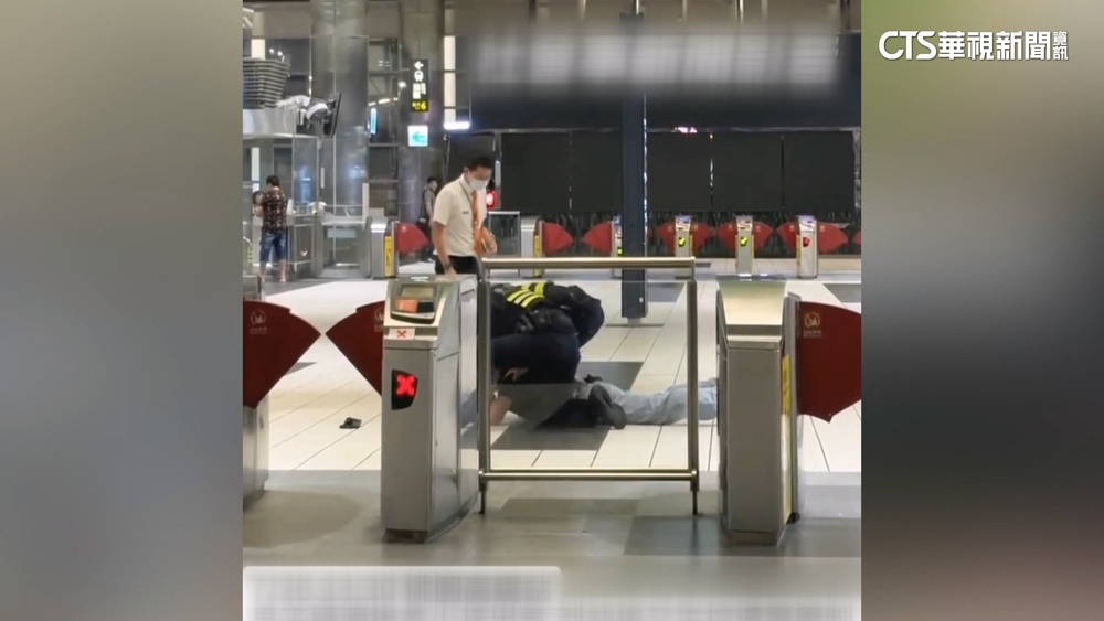 「醉」誇張！男高鐵車廂內喧嘩　遭警保護管束