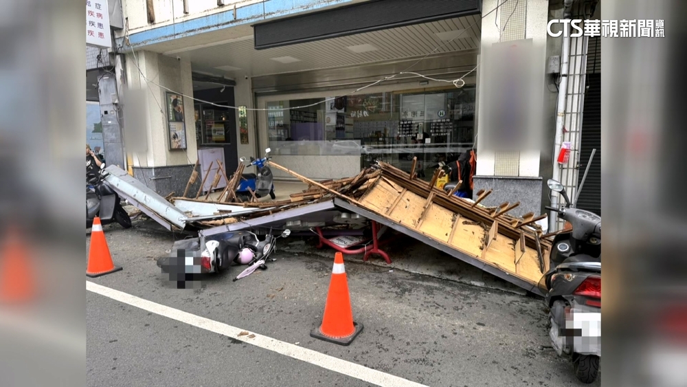 診所招牌墜落砸6機車！　幸無人經過　店家願賠償車損