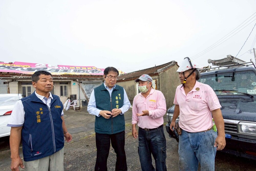 回鄉拍「災後廢棄物」遭黃偉哲點名「別忽略清潔隊員努力」　YTR火大反嗆！