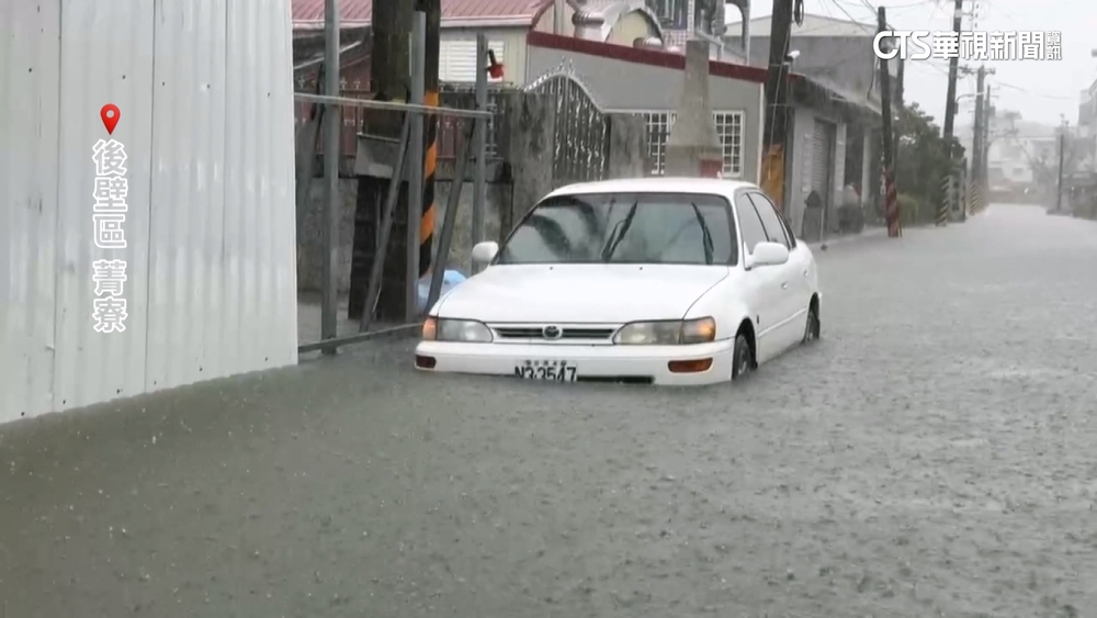 台南後壁水淹及腰　居民來不及搬沙包！水灌家園