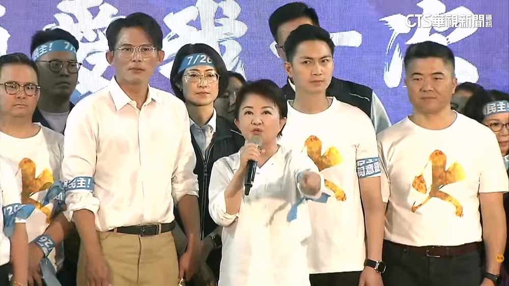 黃國昌讚盧秀燕盡力反罷　2028盧昌配有譜？