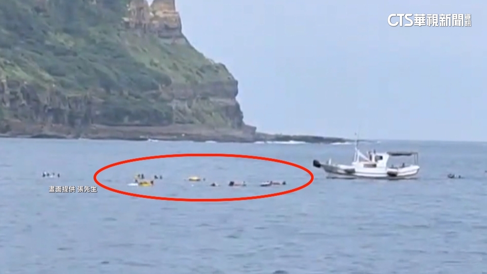 驚！漁船行經貢寮遊客戲水區　風管處：加強宣導