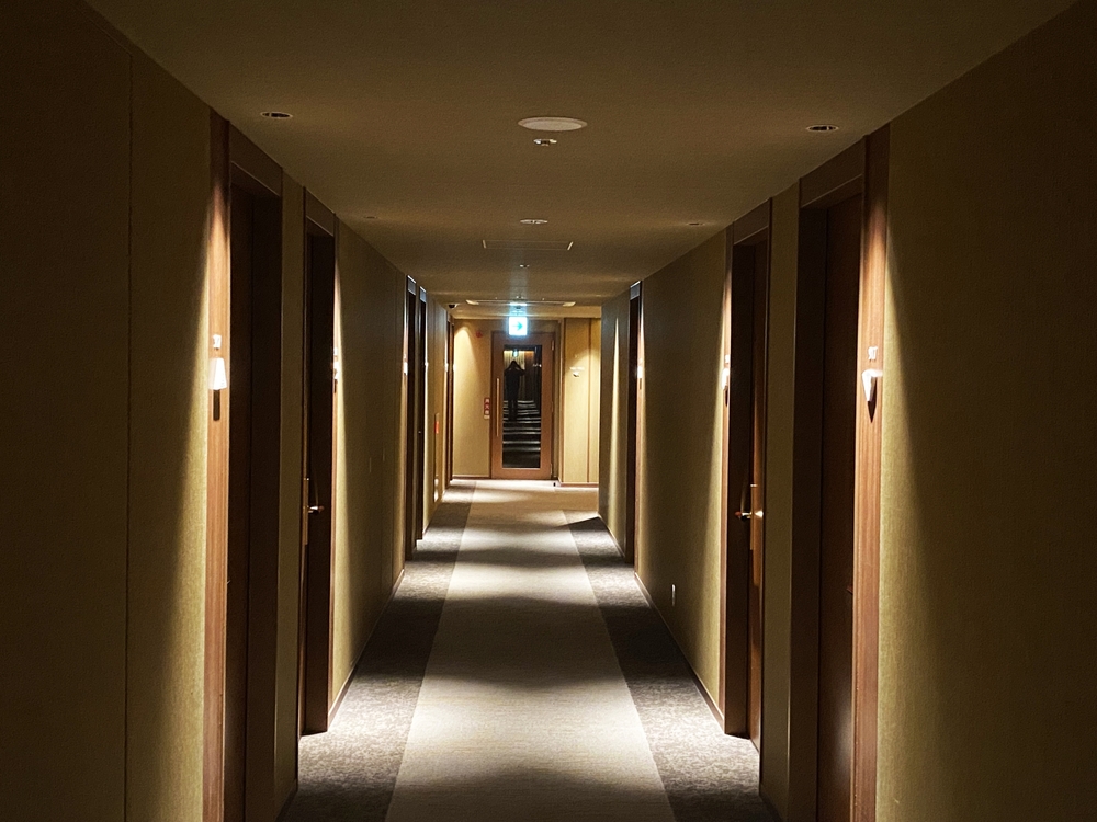 旅遊注意！住飯店別掛「1物」　專家曝：藏安全危機