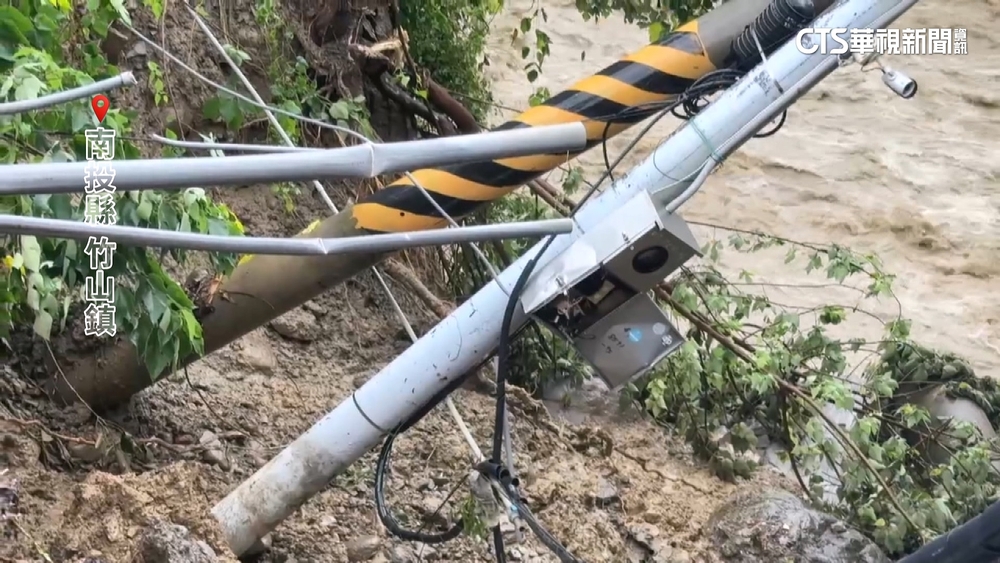 沙包也擋不住南投暴雨！　竹山鎮民宅淹成泥池