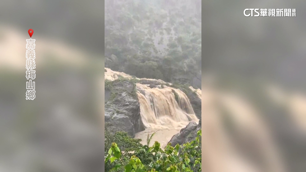 嘉義梅山鄉驚現泥流瀑布！　居民驚呼：氣勢磅礡