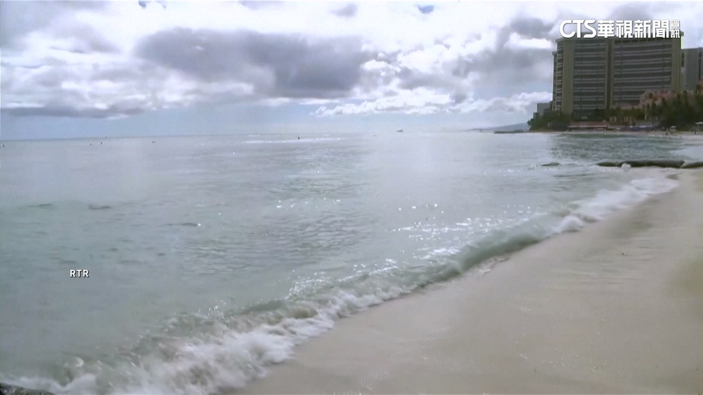 夏威夷海嘯警報! 海空交通疏散 民眾開車逃塞爆