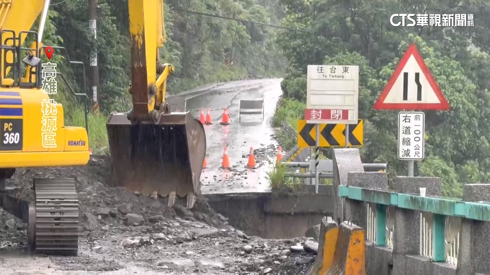 桃源5口車墜谷！　第2人深埋開挖救　續搜失聯3人