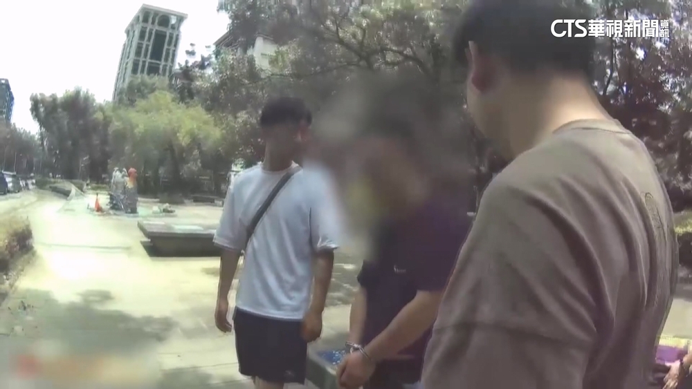 羈押期滿「又當車手」　白牌車司機面交遭警飛撲壓制