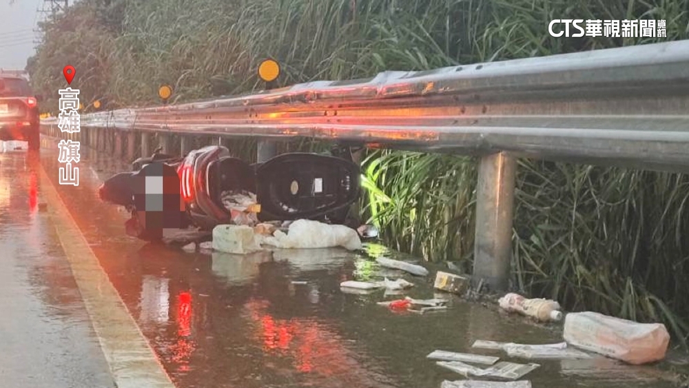 高雄大雨路滑！　機車騎士疑摔進排水溝被水沖走