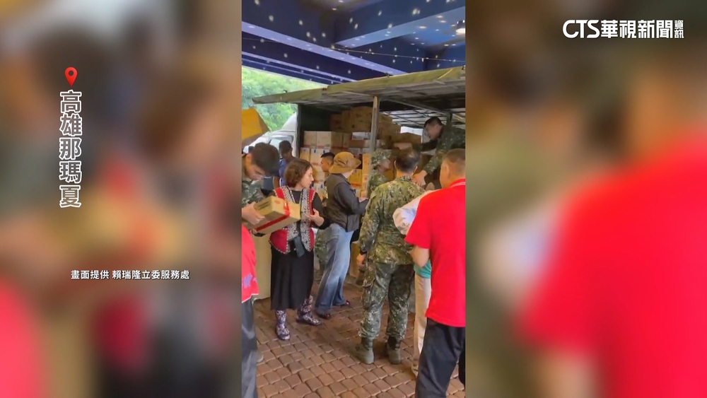 高雄那瑪夏交通斷成孤島　志工涉險送物資進災區
